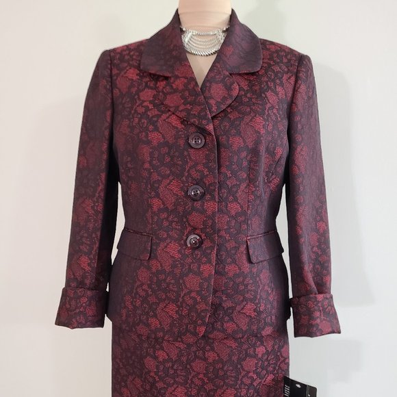 LE SUIT Dresses & Skirts - Formal Suit